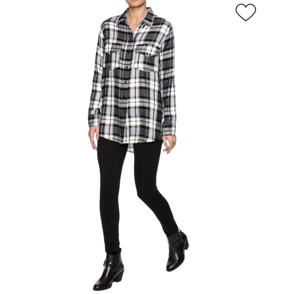 Cupcakes and Cashmere Cruz high low flannel top Medium - Picture 4 of 14